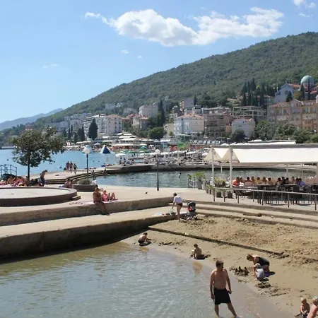 Pelda Apartment, Sea View, Parking, Pet Friendly أوباتيا