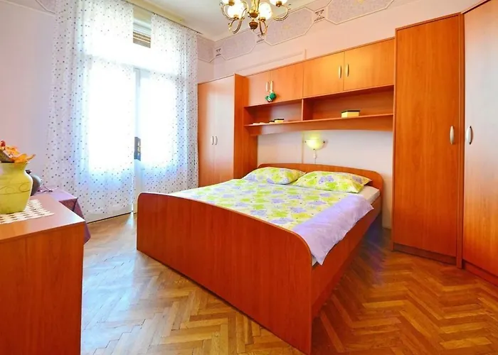 Pelda Apartment, Sea View, Parking, Pet Friendly Οπατία